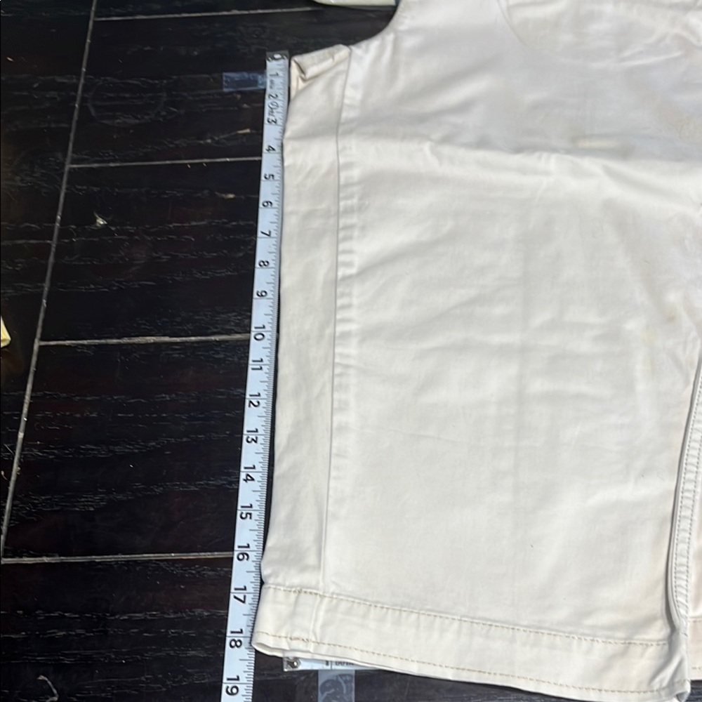 French Cuff Women's Cream Bermudas - Picture 2 of 7